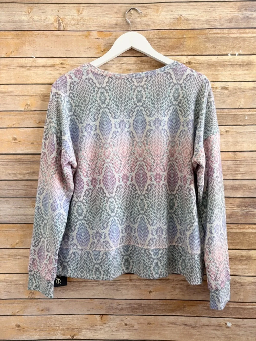 Onzie Sweatshirt Women’s Size M/L Multicolor High Low Loungewear Activewear NWT